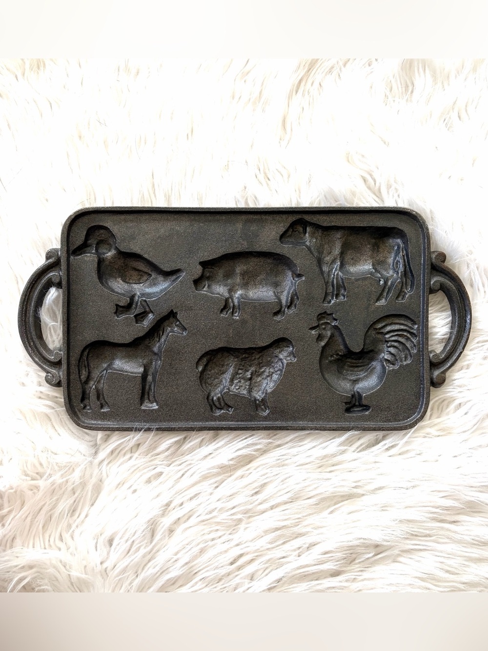 Vintage EMIG 7164 Cast Iron Farm Animal Baking Mold (1985)